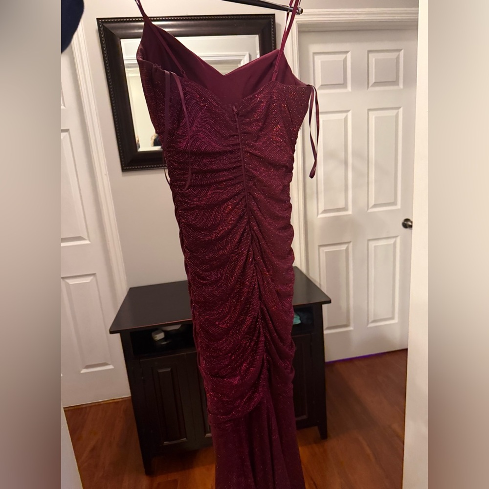 Windsor Burgundy Prom Maxi Dress - Picture 2 of 4